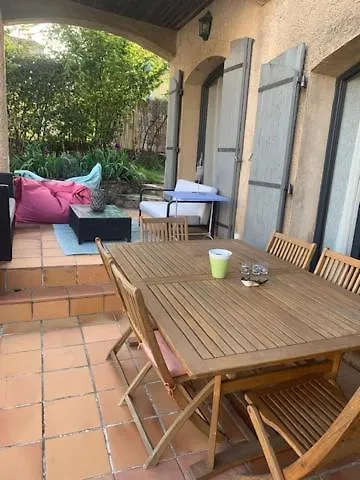 ホームステイ Chambre Dans Villa Avec Piscine Saint-Maximin フランス